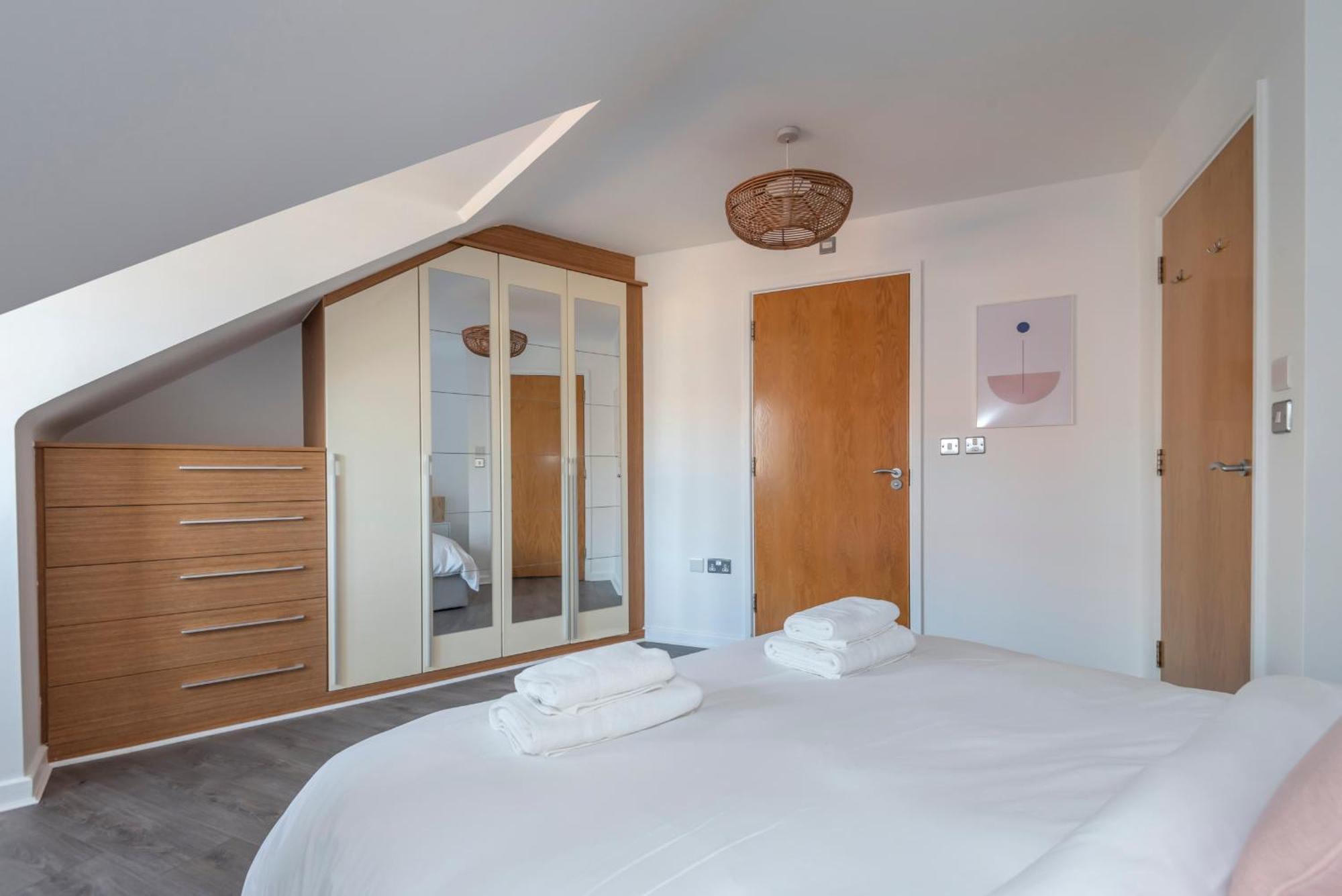 Appartamento The Loft - Spacious Luxury 2 Bed 2 Bath With Free Secure Parking And Tube Close By Londra